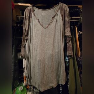 Gray and purple floral Women's Top